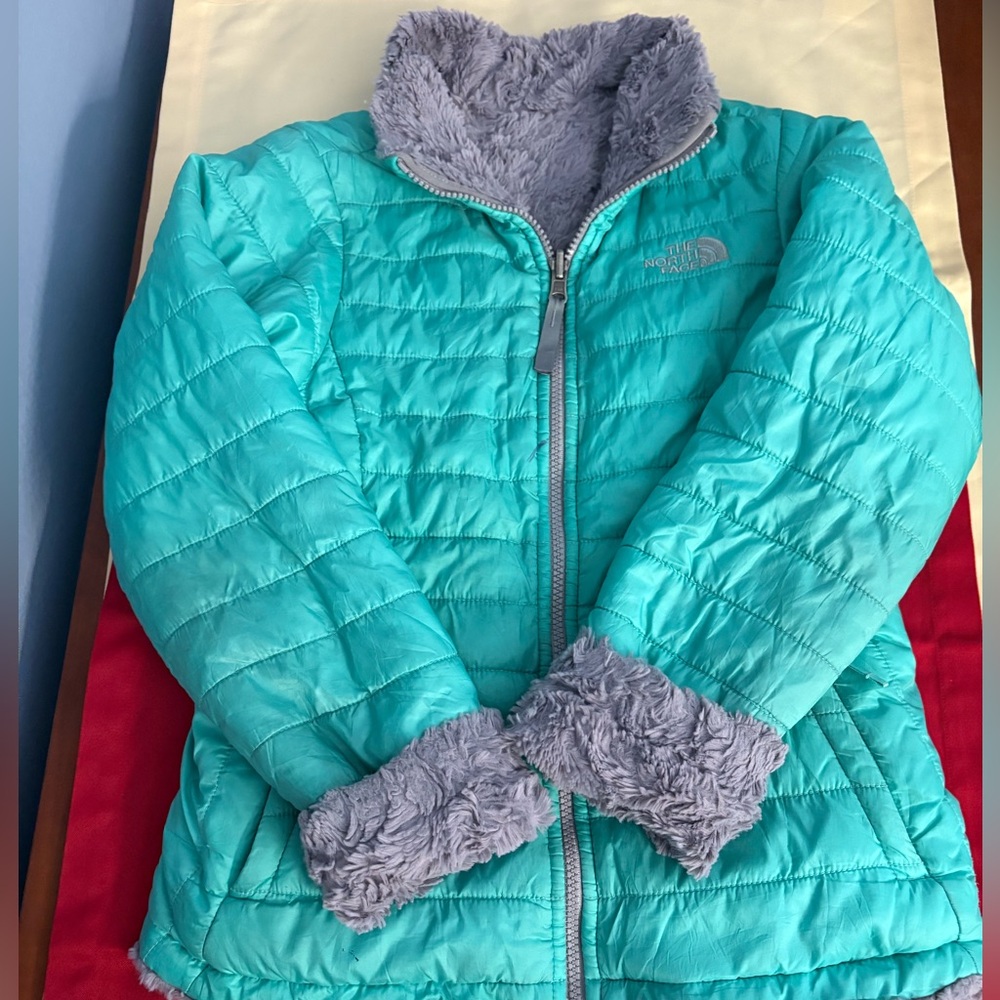 Girls’ North Face  Reversible Jacket in Teal and Gray. Size 10-12.
